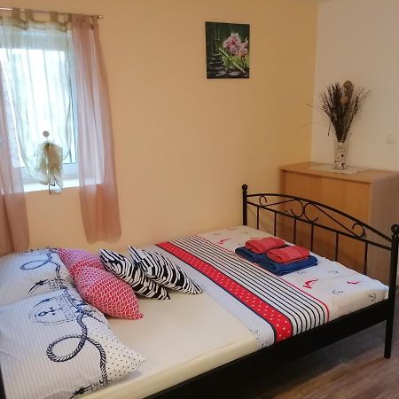 Appartamento Stone House Slatine Esterno foto