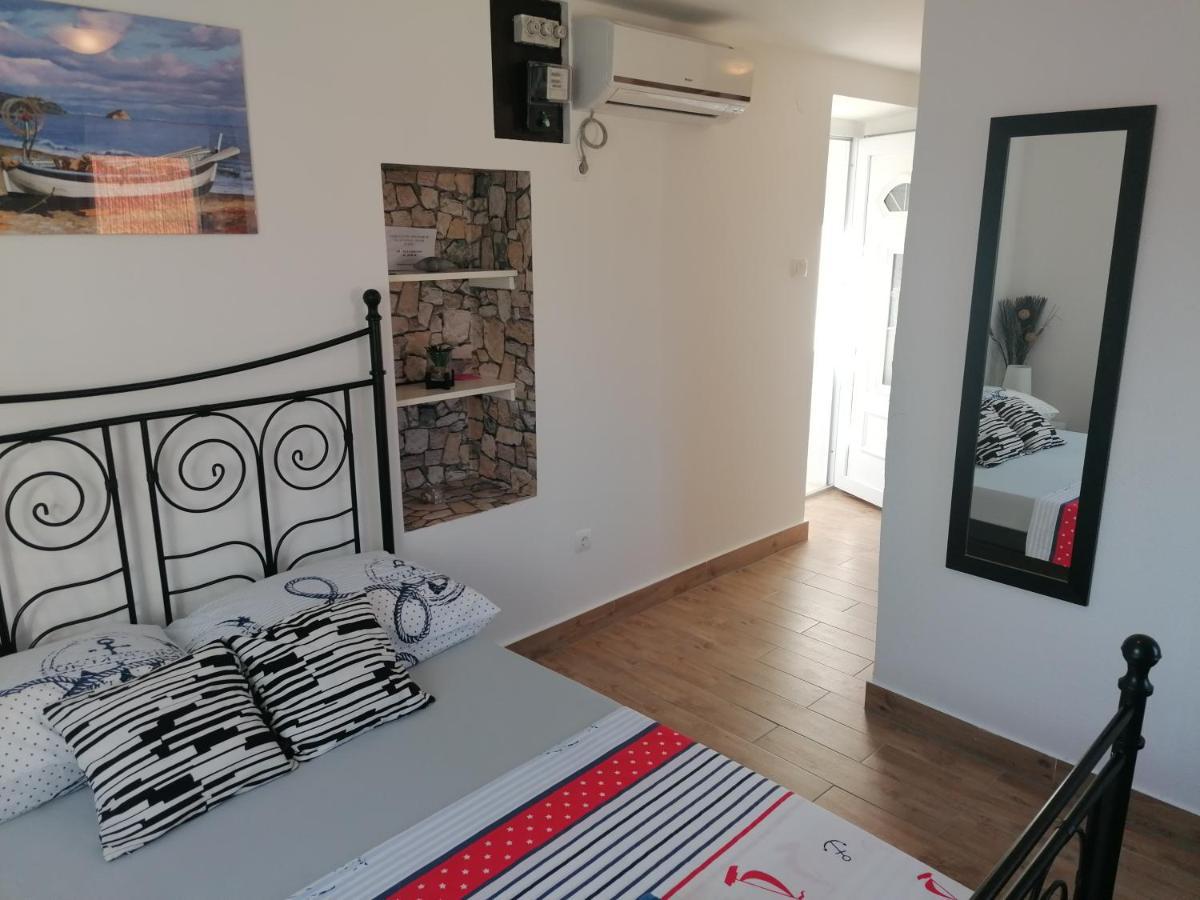 Appartamento Stone House Slatine Esterno foto