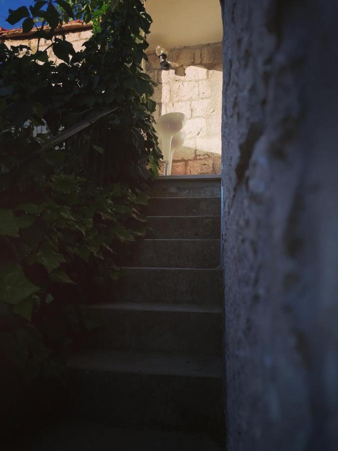 Appartamento Stone House Slatine Esterno foto