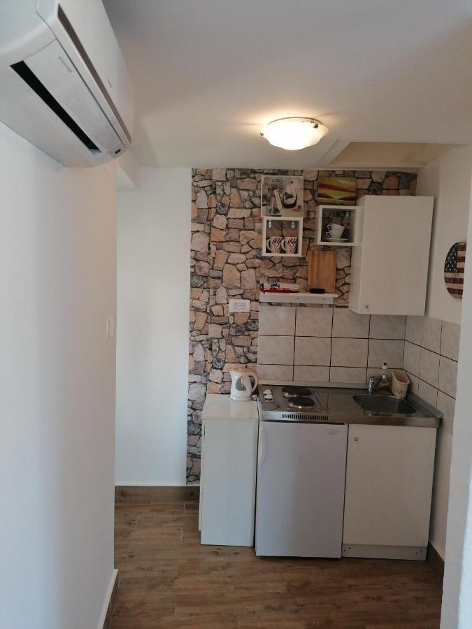 Appartamento Stone House Slatine Esterno foto